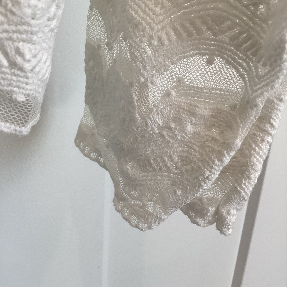 ❌Sold - White Lace Cropped Cardigan Top - Picture 4 of 8